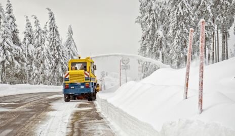 Achtung - diese Fehler können im Winter richtig teuer werden - Die Top Bußgelder, die Autofahrer vermeiden sollten